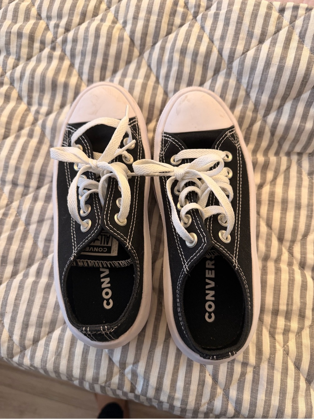 Converse Black platform Low Top Canvas Sneakers - Classic Style